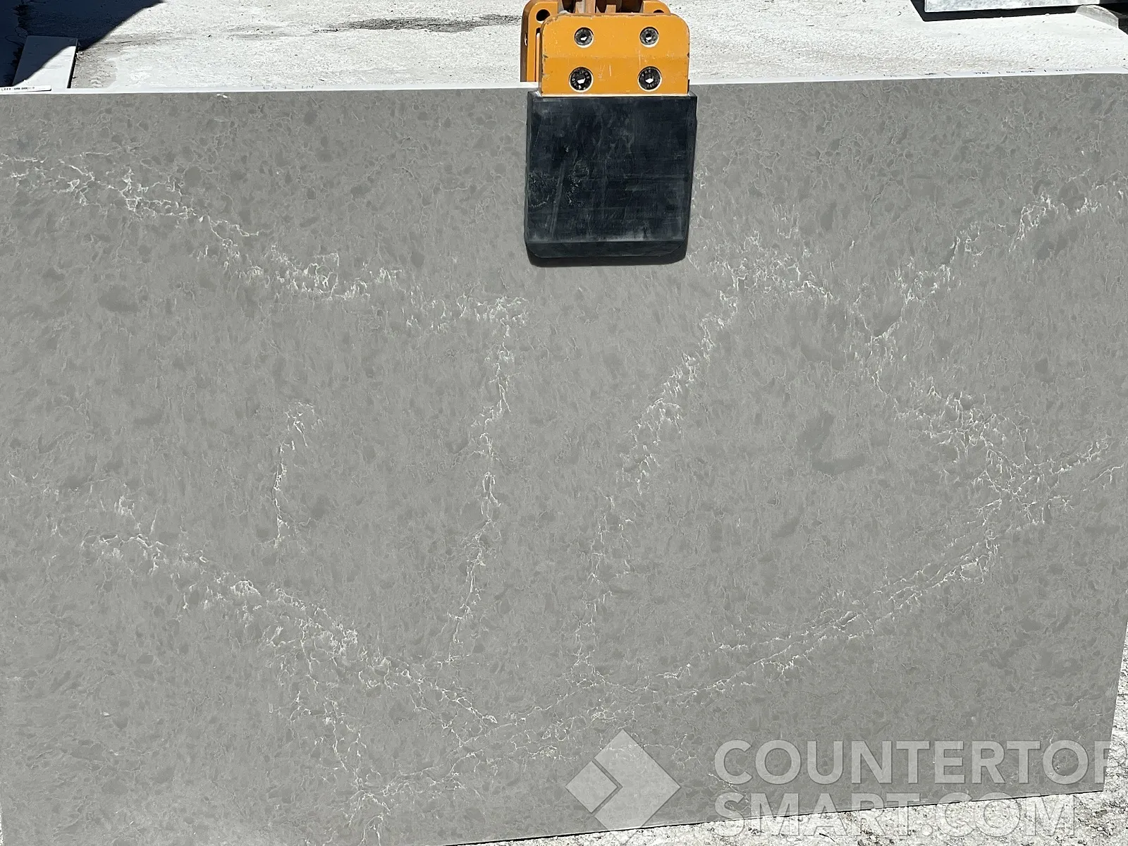 Closeup image of Stratus Quartz Aurora Grey Quartz countertop slab