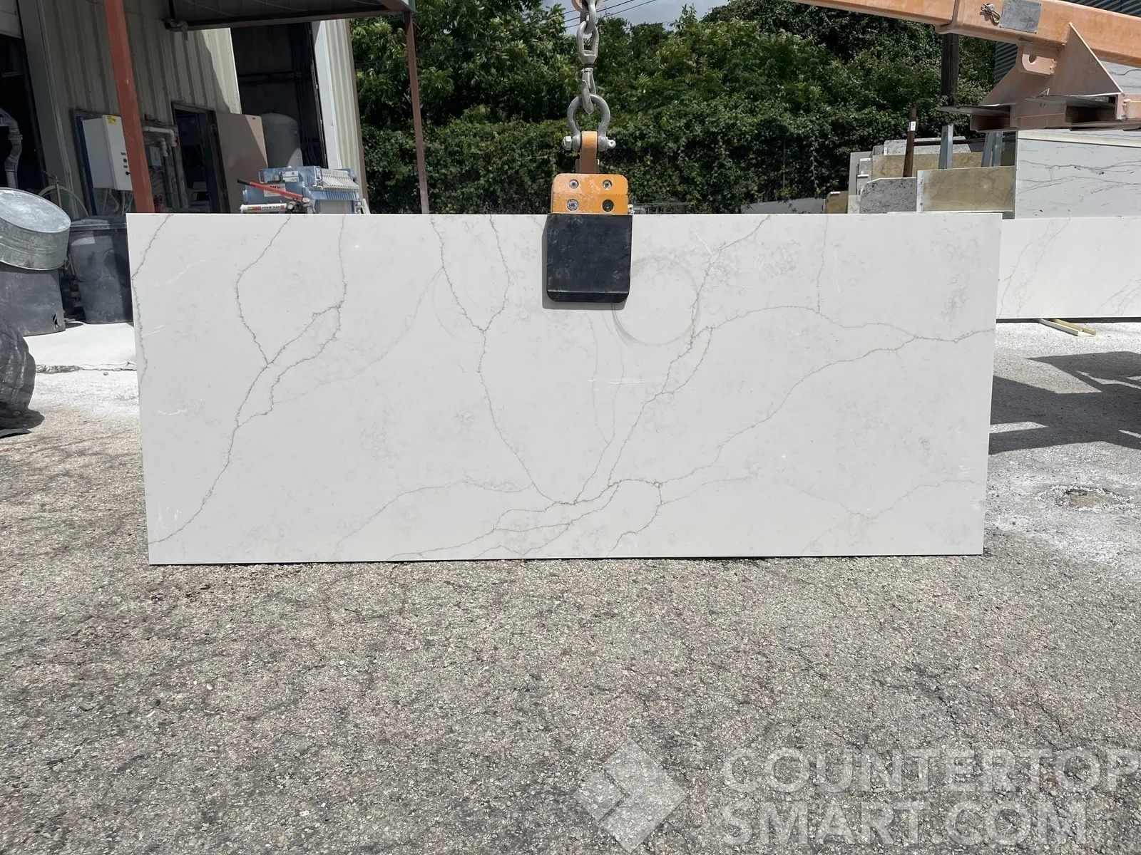 Full image of MetroQuartz Luce Oro Quartz countertop slab