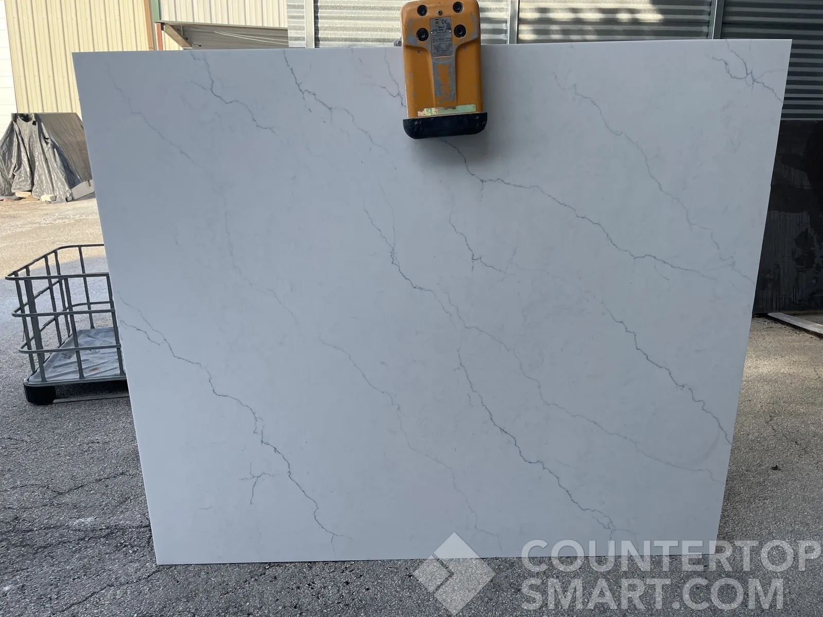 Full image of Q Quartz Calacatta Miraggio Cielo White Quartz countertop slab