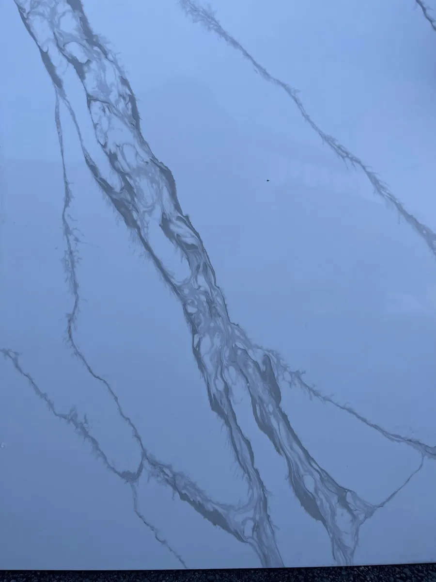 Calacatta Prime Quartz Countertop Remnant 138