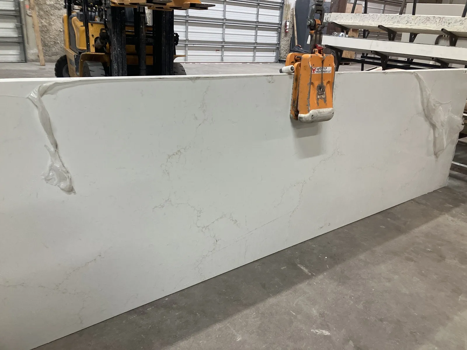 Full image of Stratus Quartz Statuario Gold Quartz countertop slab