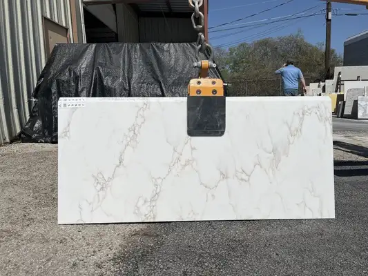 Full image of Q Quartz Calacatta Cinela White Quartz countertop slab