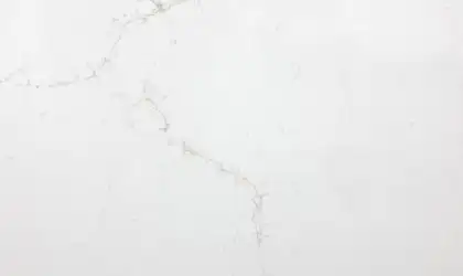 Closeup image of Stratus Quartz Magnifico Gold White Quartz countertop slab
