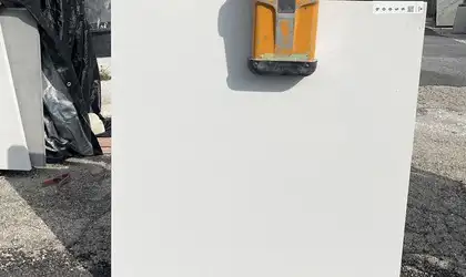 Full image of Q Quartz Calico White Quartz countertop slab
