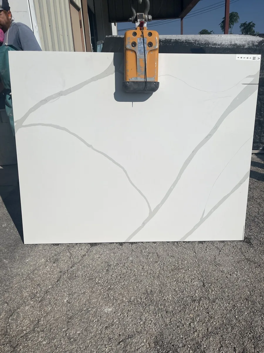 Full image of Stratus Quartz Calacatta Statuario Quartz countertop slab