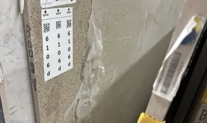 Full image of HanStone Venetian Avorio Quartz countertop slab