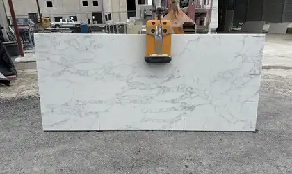 Full image of Stratus Quartz Arabescato Vagli White Quartz countertop slab