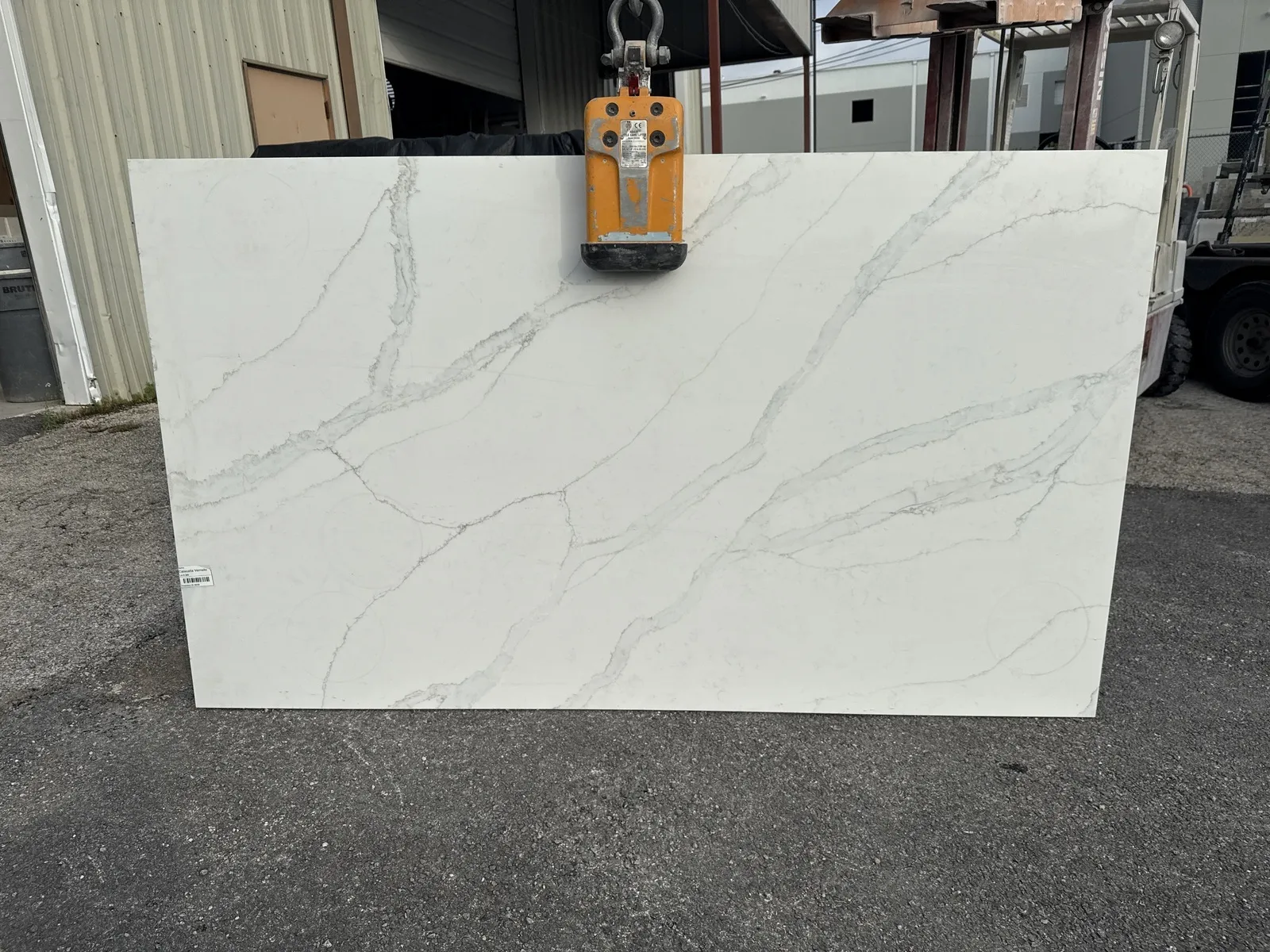 Full image of Q Quartz Calacatta Vernello White Quartz countertop slab