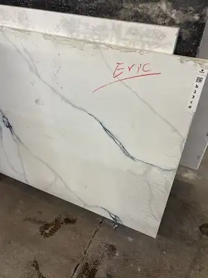 Closeup image of Crescent Bianco Venatino Quartz countertop slab