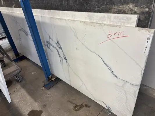 Full image of Crescent Bianco Venatino Quartz countertop slab