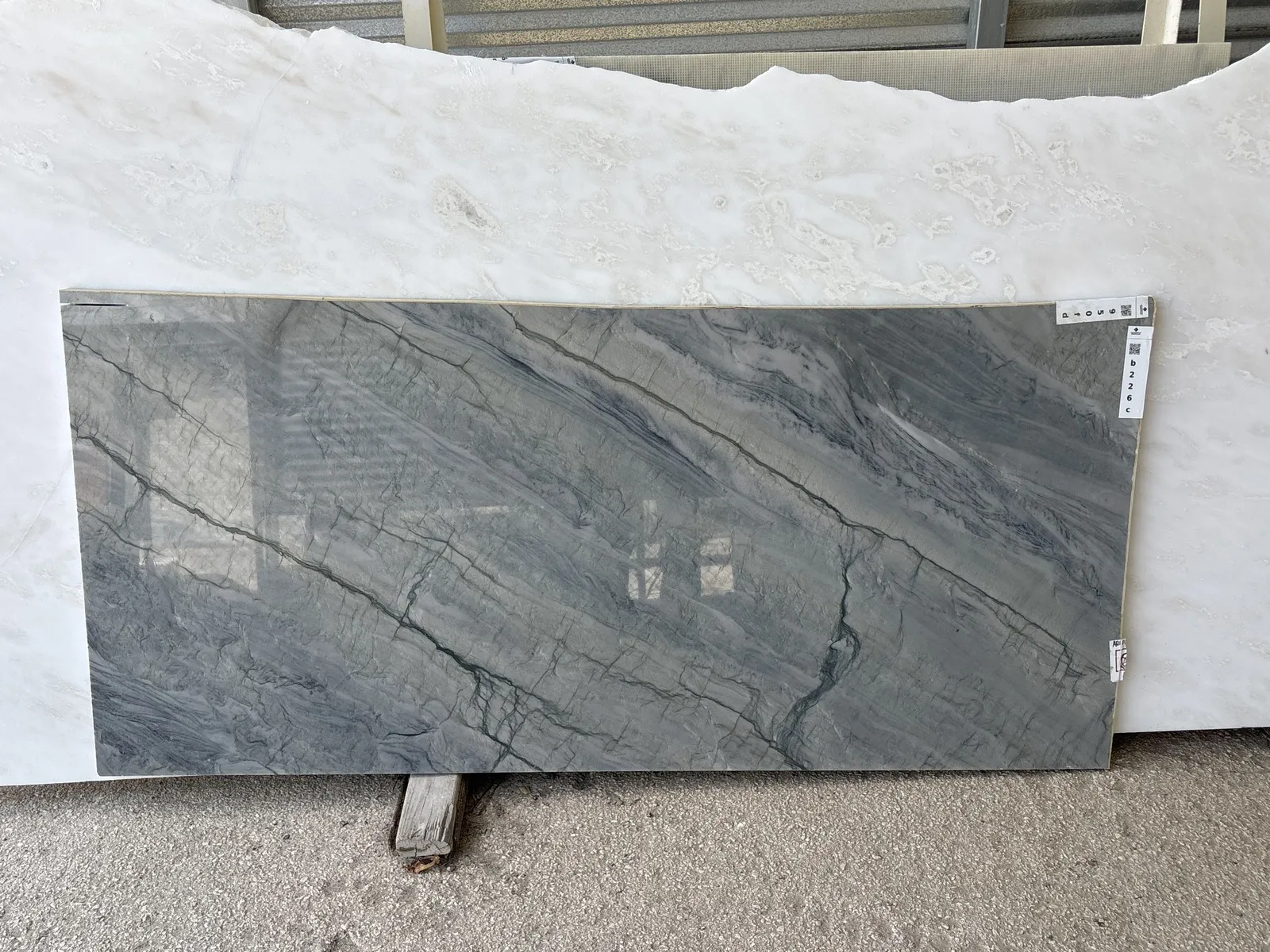 Full image of Leblon Quartzite countertop slab