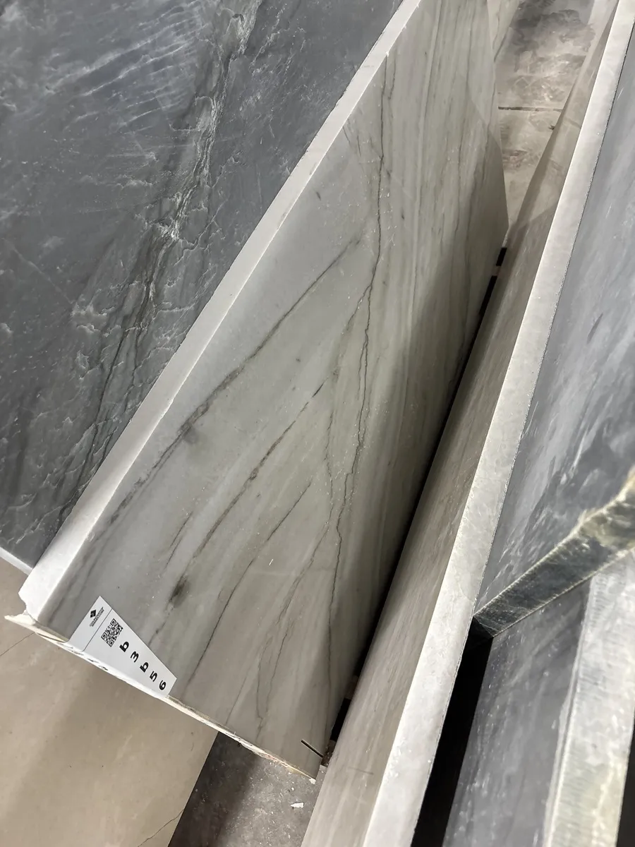 Closeup image of Mont Blanc Quartzite countertop slab