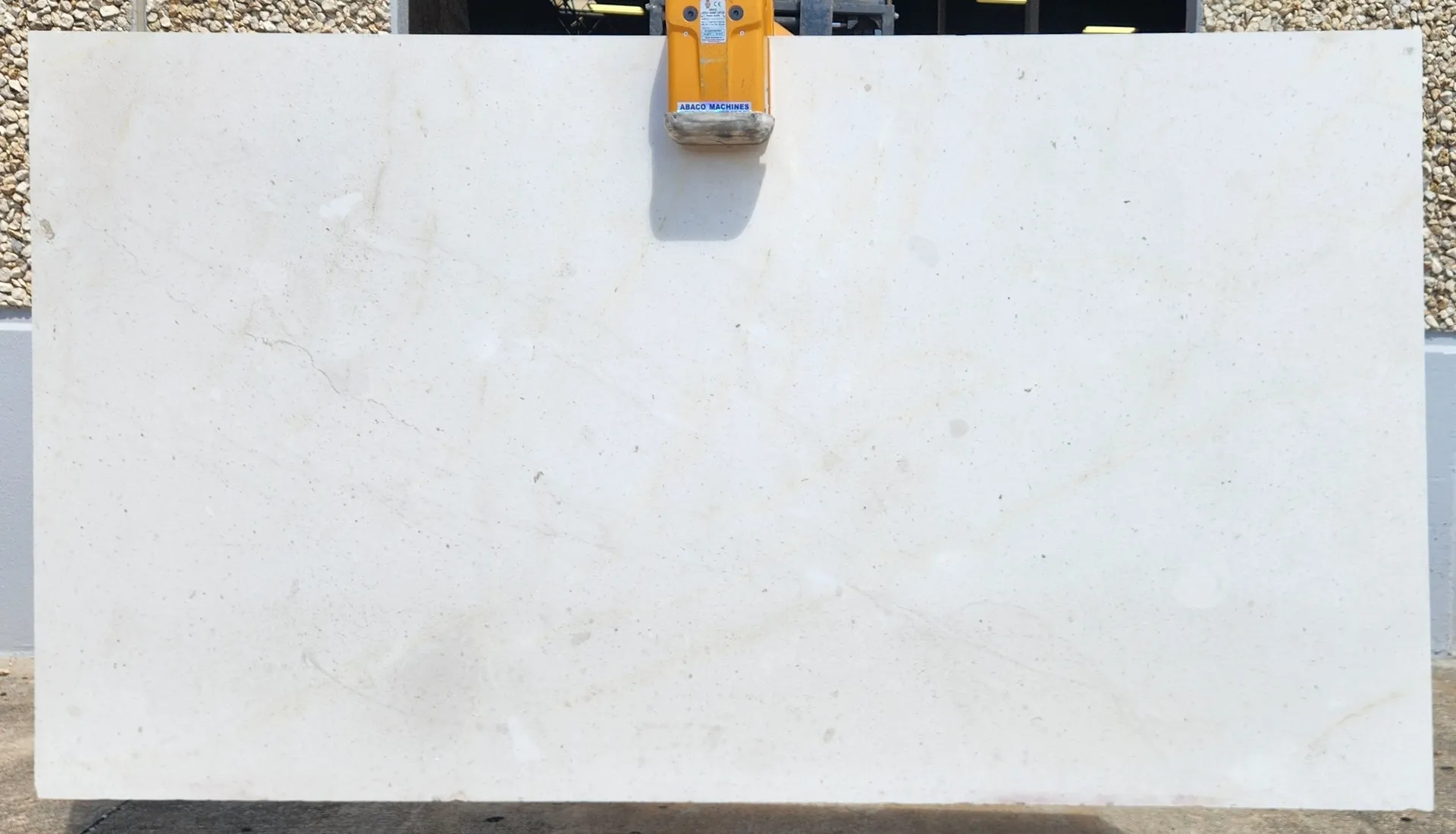 Closeup image of Caliza Capri Cream Limestone countertop slab