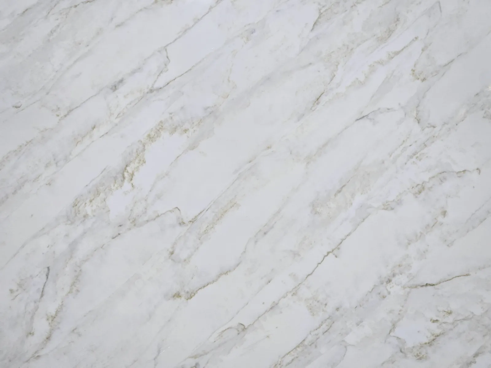 Closeup image of CRS Quartz Alabaster Super Jumbo White Quartz countertop slab