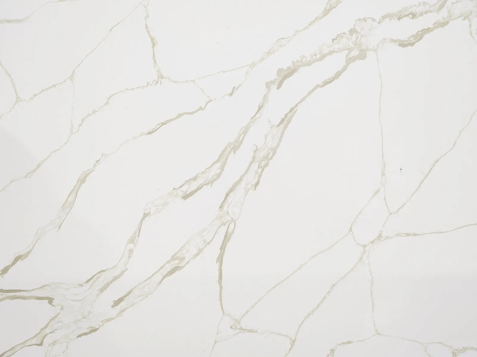 Closeup image of CRS Quartz Calacatta Crema White Quartz countertop slab