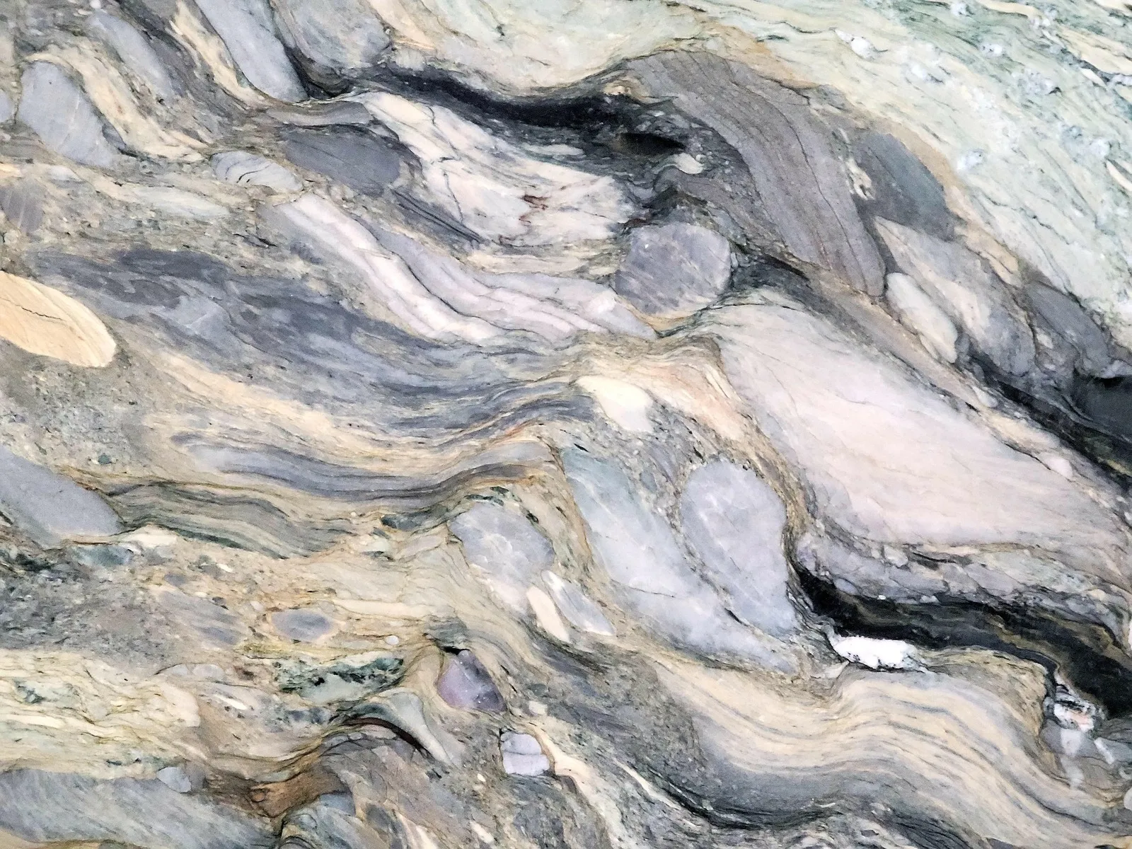 Closeup image of Fusion Grey Quartzite countertop slab