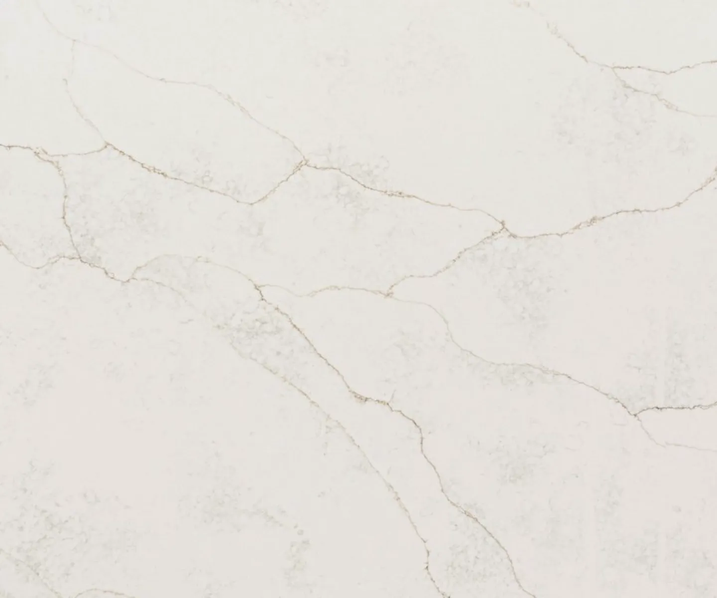 Closeup image of Stratus Quartz Regal D&amp;#39;Oro White Quartz countertop slab