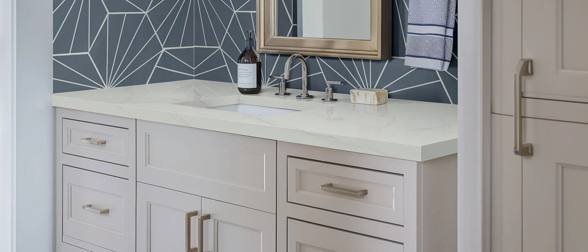 Image of installed Q Quartz Calacatta Safyra White Quartz countertops