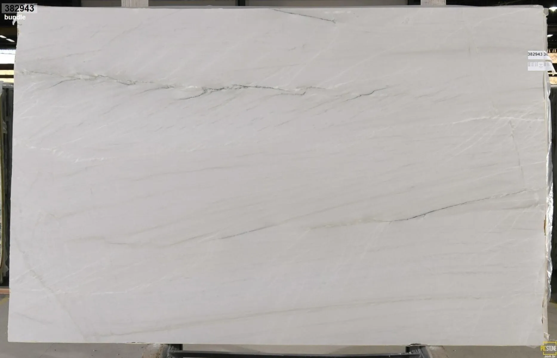 Closeup image of Swan Quartzite Grey Quartzite countertop slab