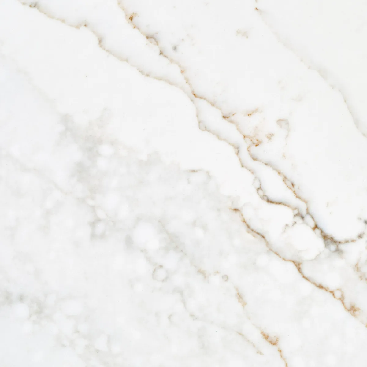 Closeup image of Viatera Splendor White Quartz countertop slab