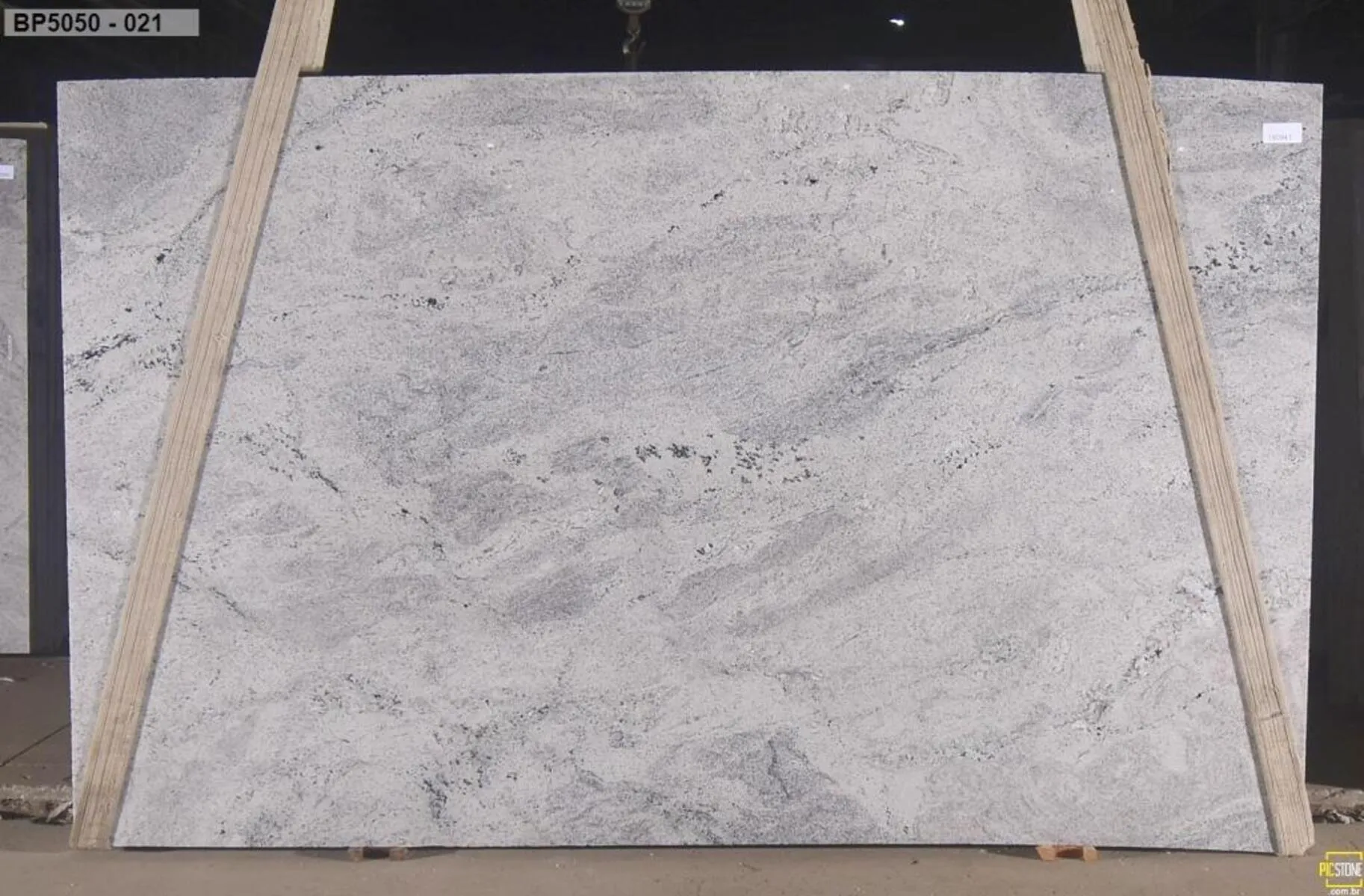 Closeup image of Himalaya White Grey Granite countertop slab
