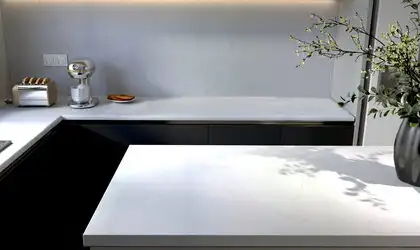 Image of installed Stratus Quartz Magnifico Gold White Quartz countertops