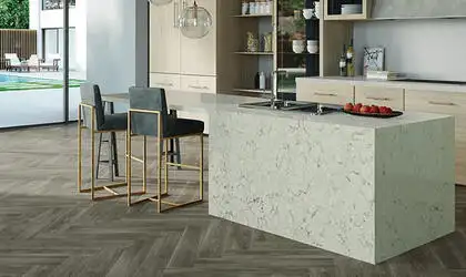 Image of installed ONE Quartz Surfaces Arches White Quartz countertops