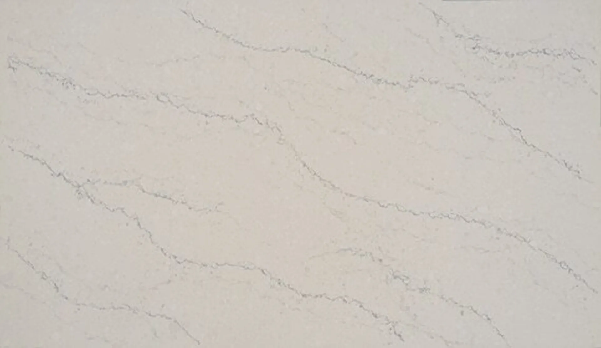 Image of installed ONE Quartz Surfaces Washington Cream Quartz countertops