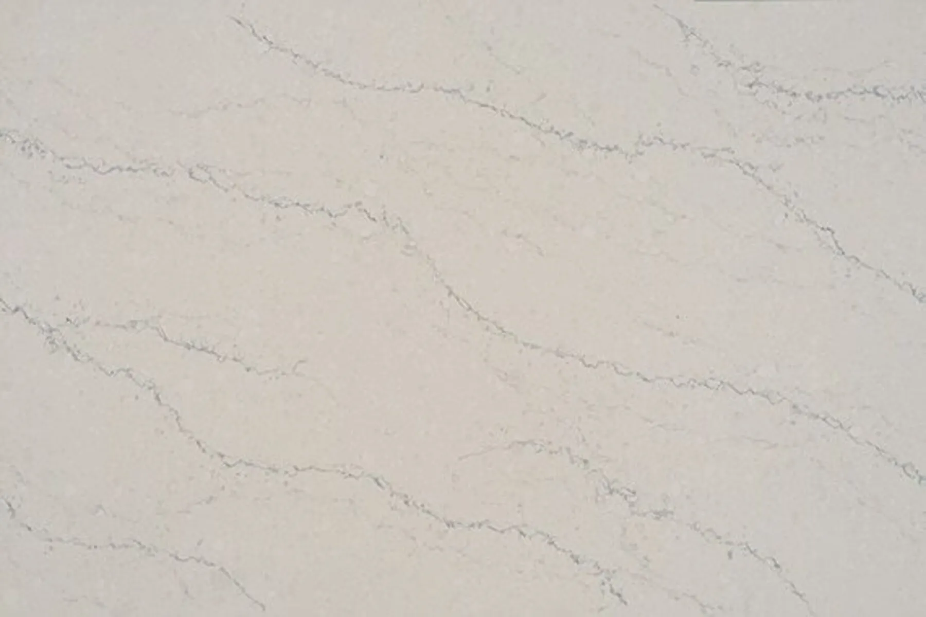Image of installed ONE Quartz Surfaces Washington Cream Quartz countertops