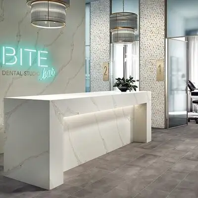 Image of installed ONE Quartz Surfaces Patriotic Calacatta White Quartz countertops