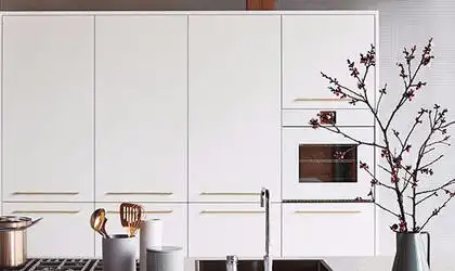 Image of installed ONE Quartz Surfaces Chipped Ice Cream Quartz countertops