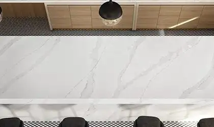 Image of installed ONE Quartz Surfaces Independence Calacatta White Quartz countertops