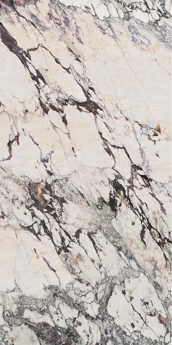 Image of installed Panoramic Porcelain Surfaces Calacatta Aries White Porcelain countertops