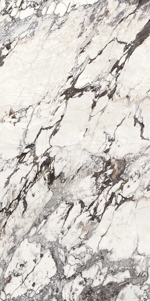 Image of installed Panoramic Porcelain Surfaces Calacatta Aries White Porcelain countertops
