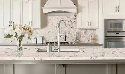 Image of installed ONE Quartz Surfaces Alpine Winter Cream Quartz countertops