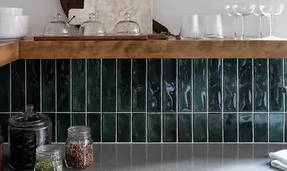 Image of installed ONE Quartz Surfaces Pulsar Grey Quartz countertops