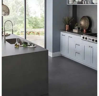 Image of installed Panoramic Porcelain Surfaces Hearth Smoke Grey Porcelain countertops