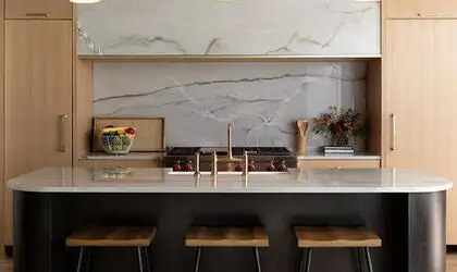 Image of installed Mont Blanc White Quartzite countertops