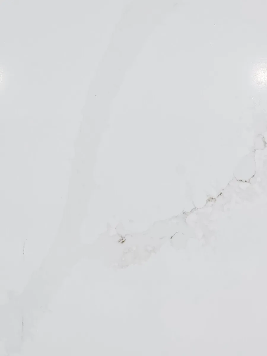 Closeup image of CRS Quartz Calacatta Eternal Gold Extra Jumbo White Quartz countertop slab