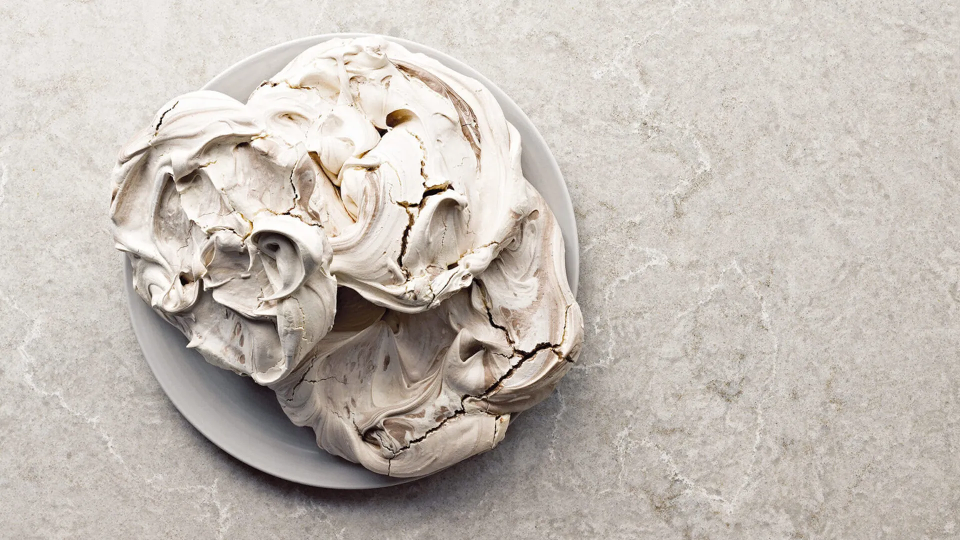Additional image of Caesarstone Bianco Drift Cream Quartz countertops
