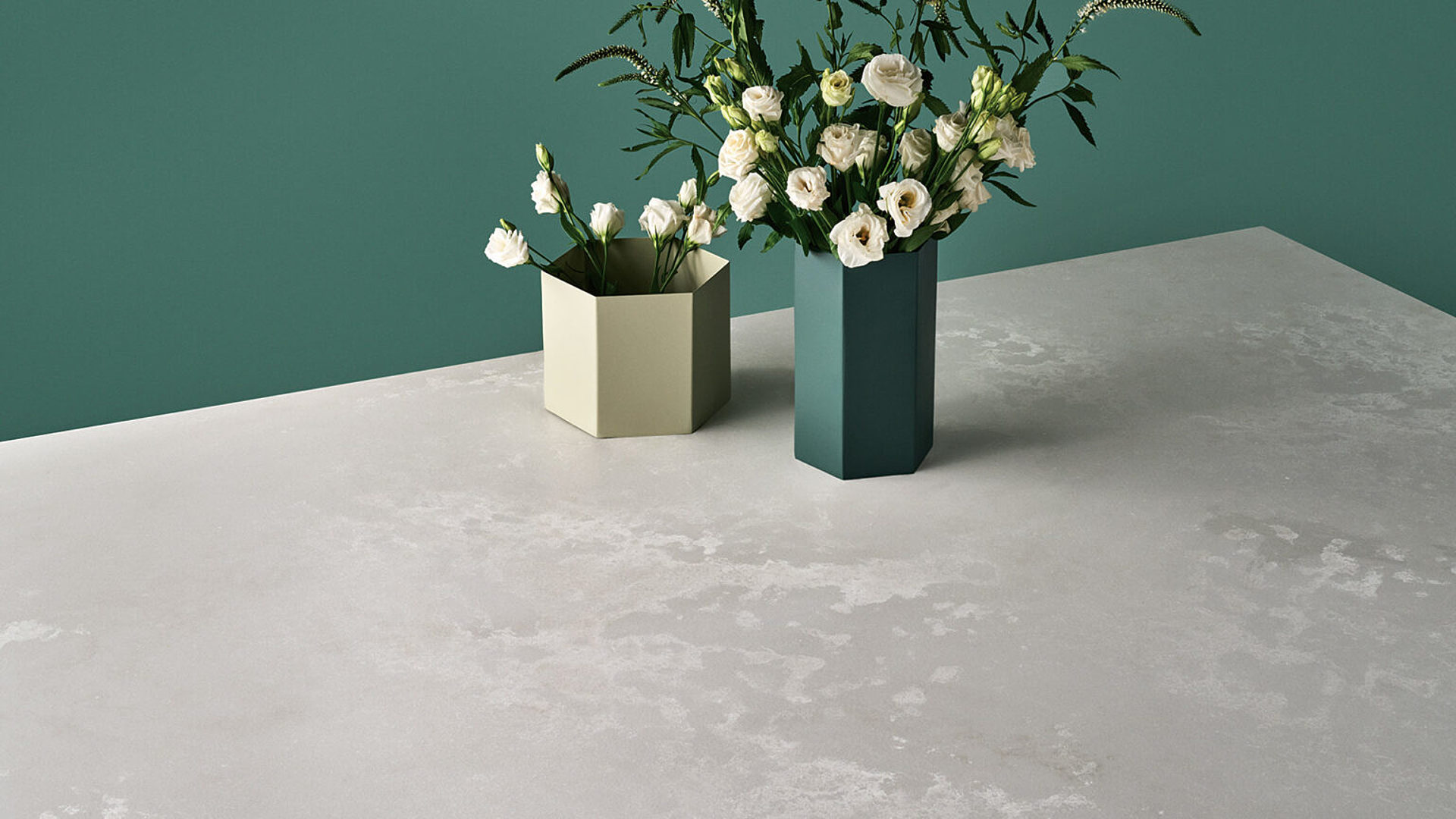 Additional image of Caesarstone Cloudburst Concrete Quartz countertops