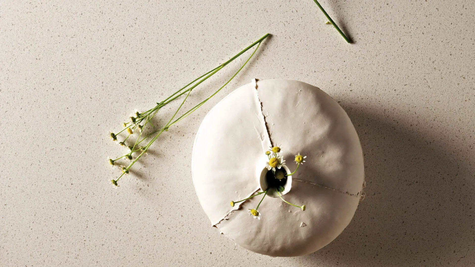 Additional image of Caesarstone Ocean Foam Quartz countertops
