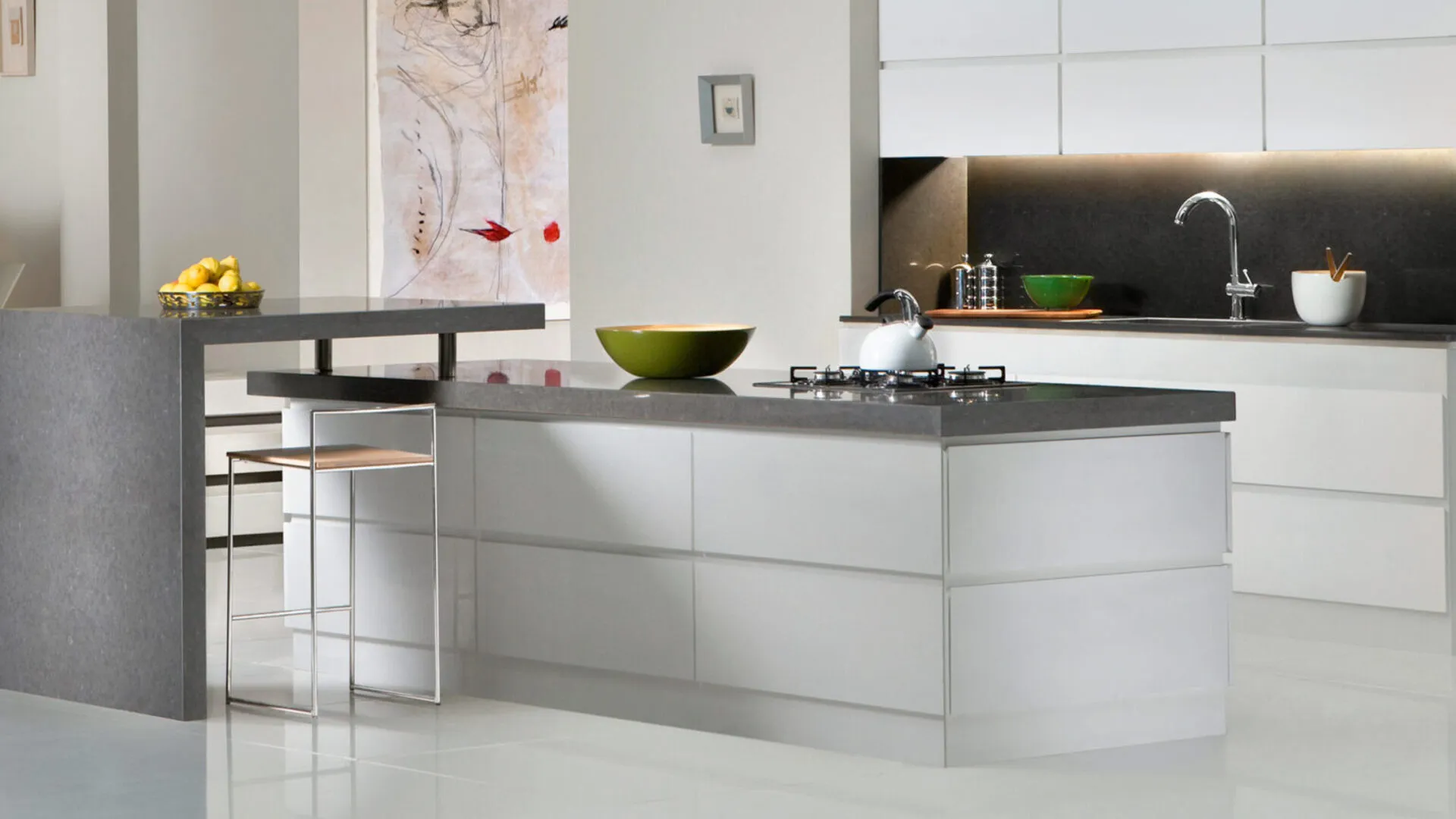 Additional image of Caesarstone Raven Quartz countertops