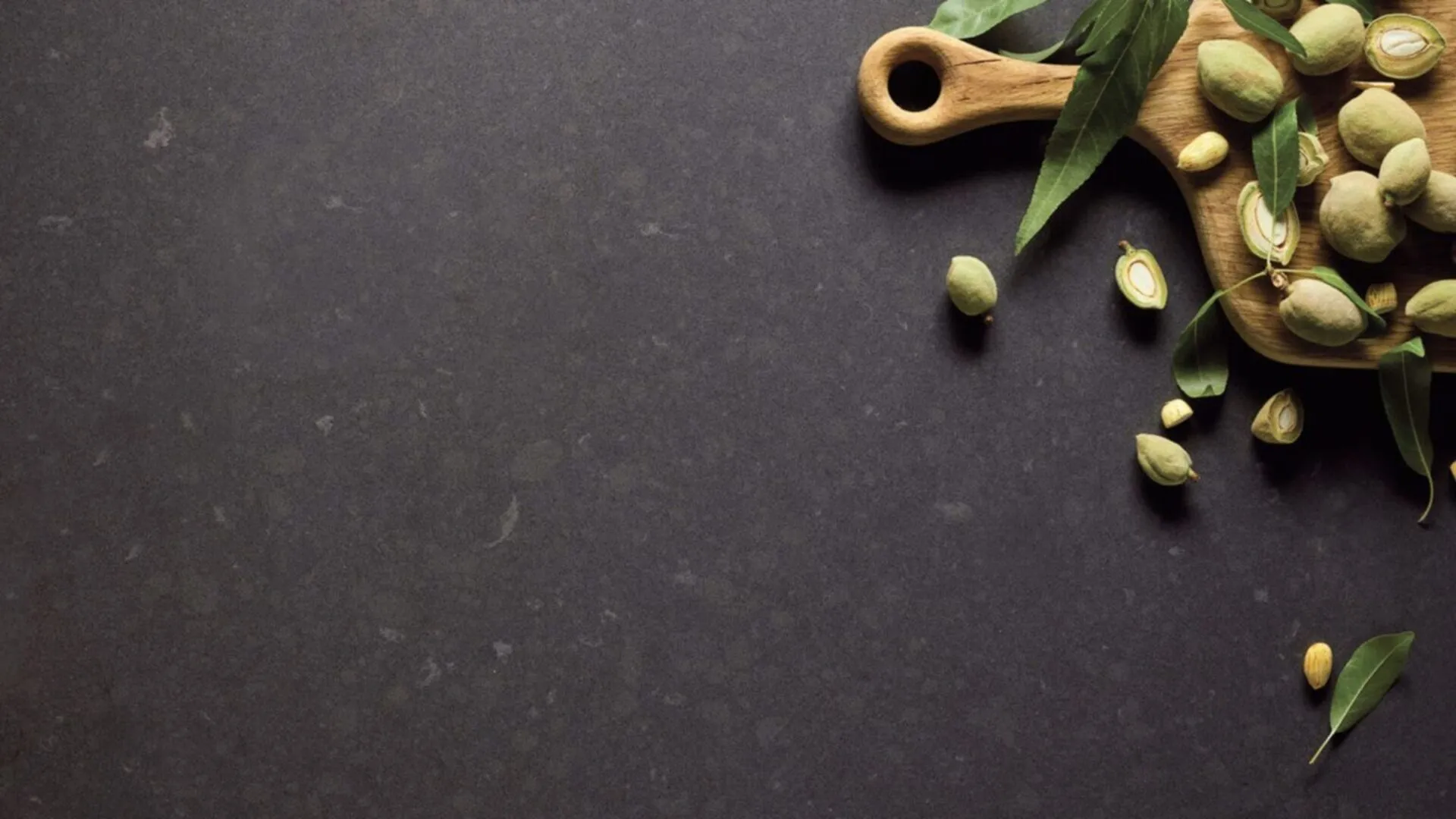 Additional image of Caesarstone Raven Quartz countertops