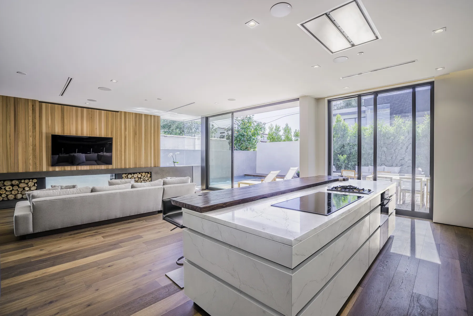 Image of installed Cambria Inverness Frost Quartz countertops
