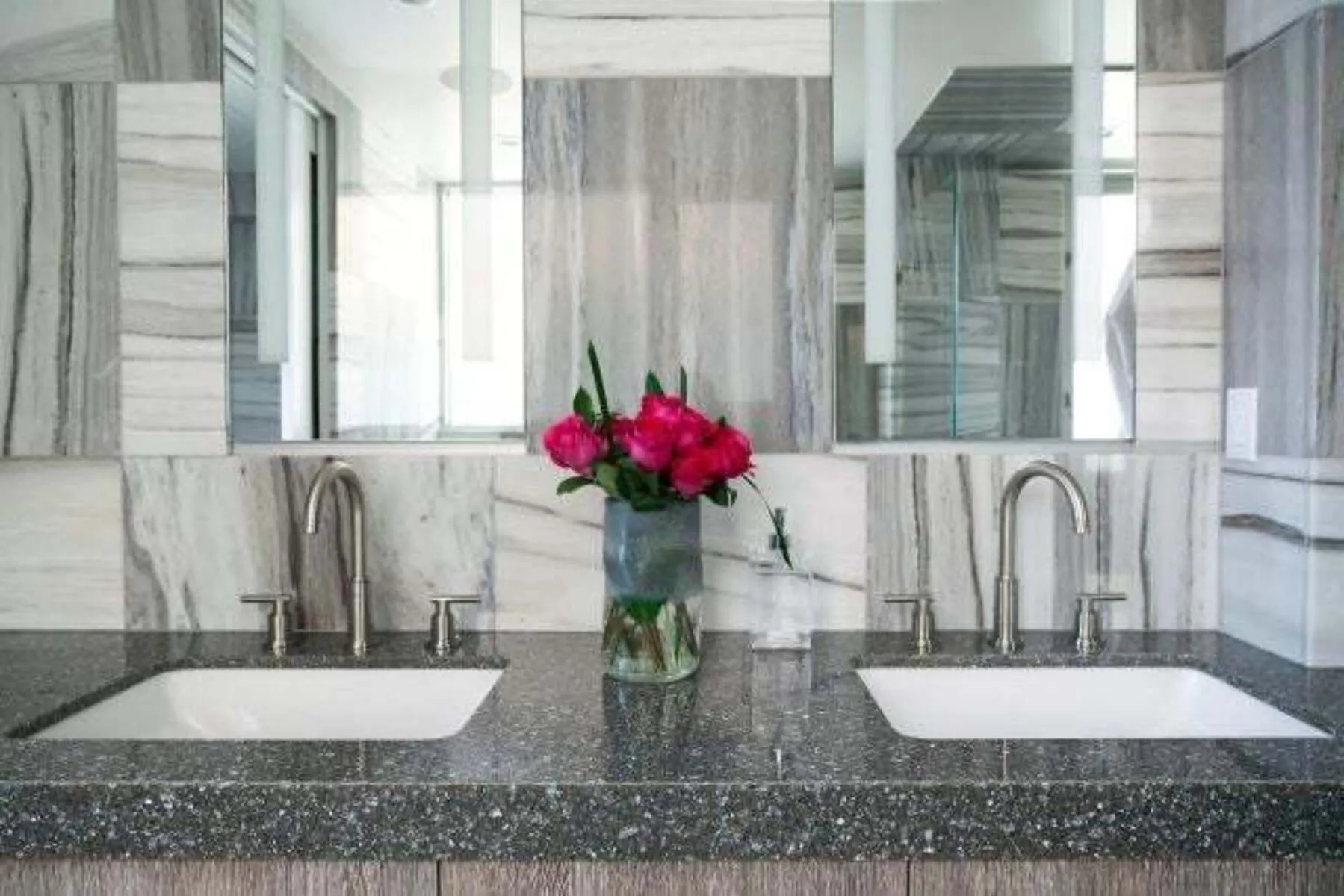 Additional image of Cambria Minera Grey Quartz countertops