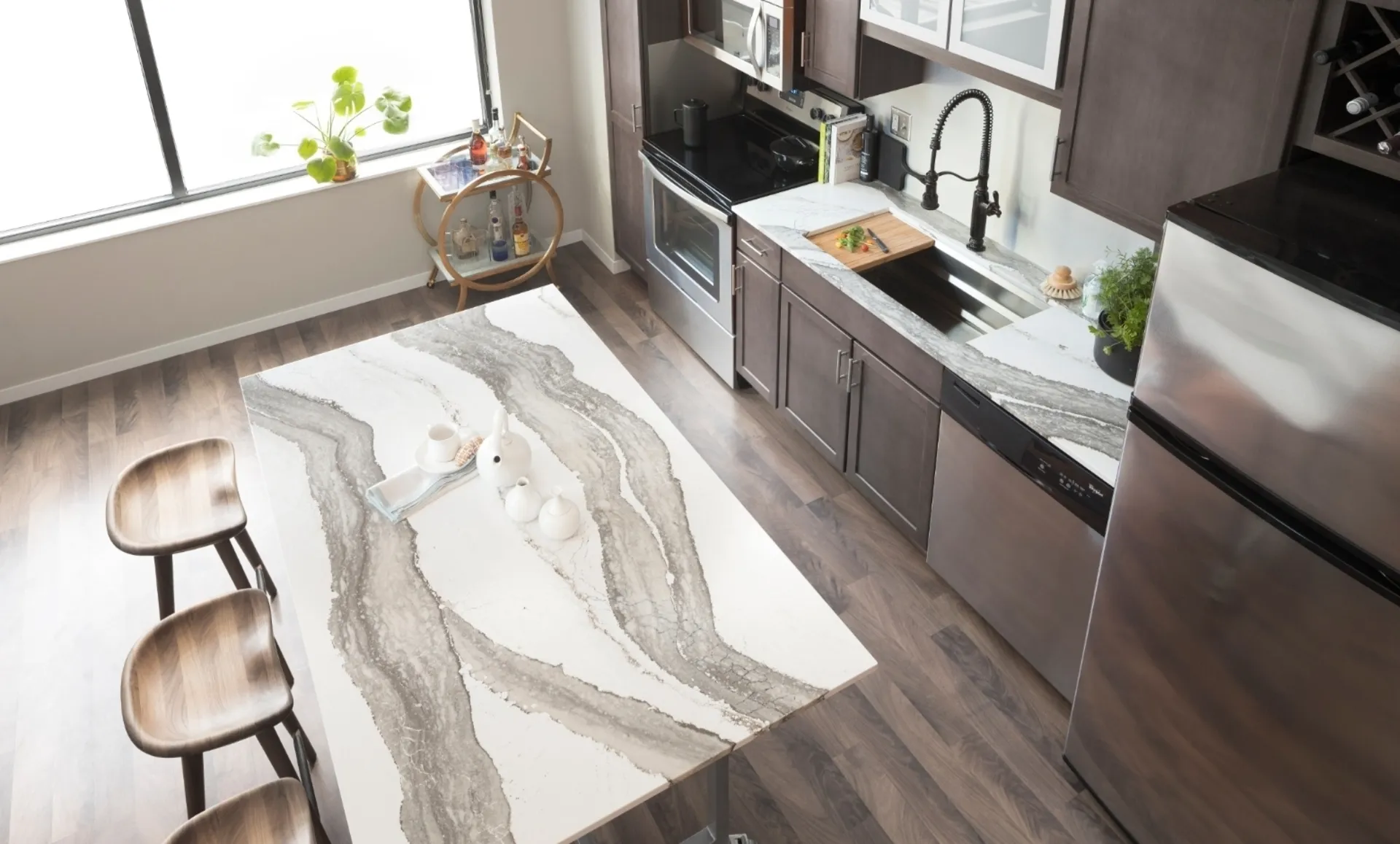 Additional image of Cambria Skara Brae White Quartz countertops