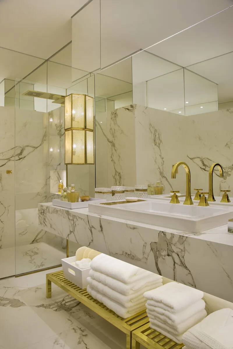 Image of installed Dekton Aura Sintered countertops