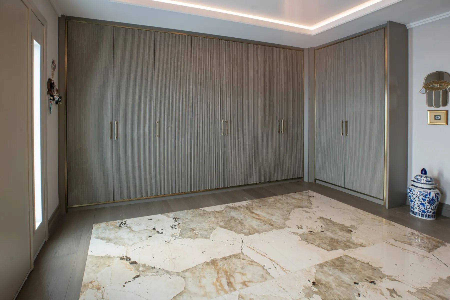 Additional image of Dekton Khalo Brown Sintered countertops