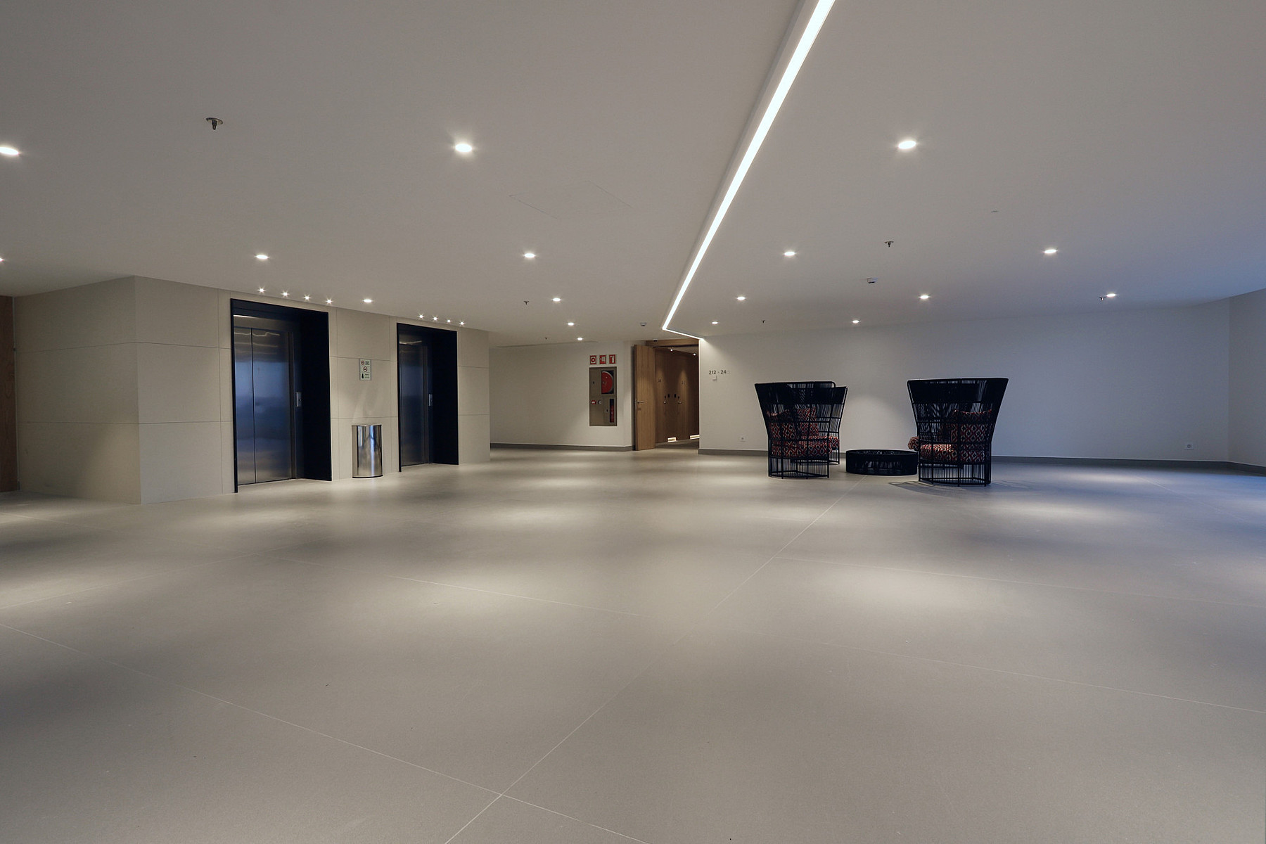 Additional image of Dekton Sirocco Grey Sintered countertops